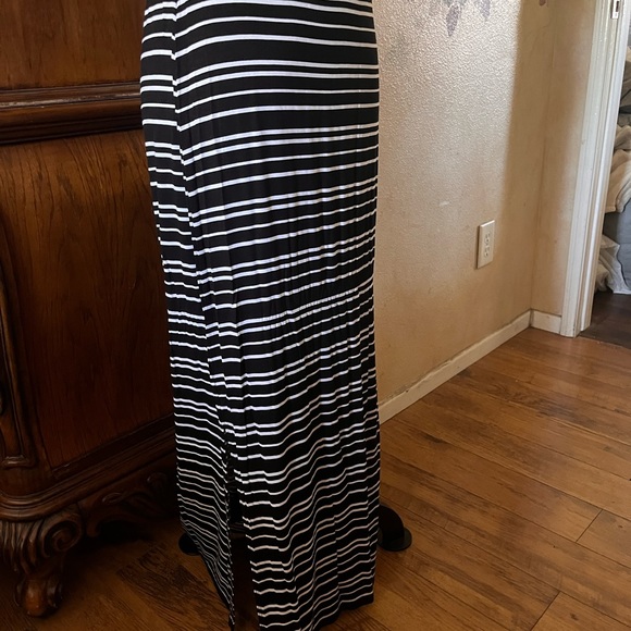 Ana Size M Petite Black & White Striped Maxi
Skirt New - Picture 2 of 3
